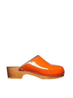 LEATHER AND WOOD CLOGS